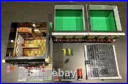 LEGO CUSTOM MODULAR PUB fits with 10264 for city or train display MOC 624